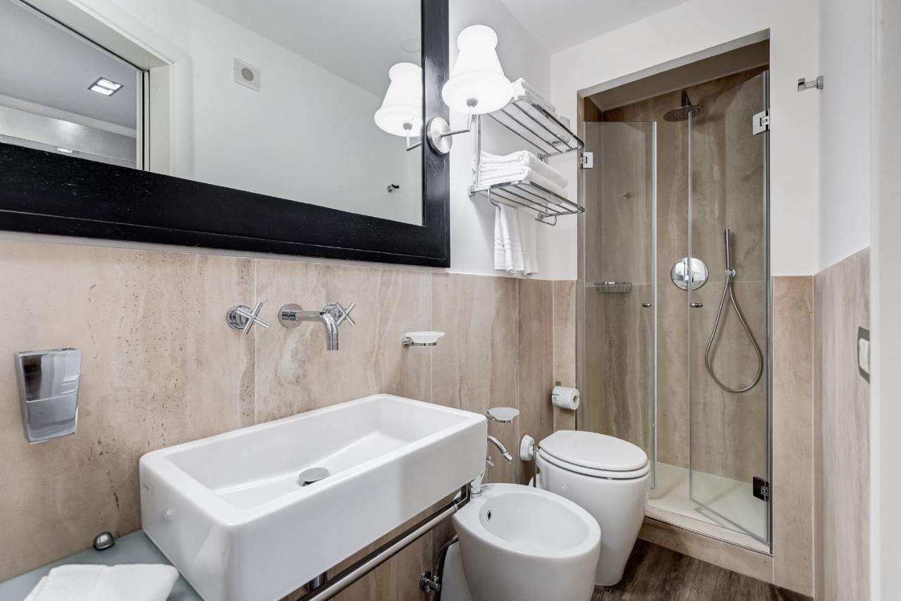 Residenza A -Via Veneto Fashion Rooms -Self Check-In Рим Экстерьер фото